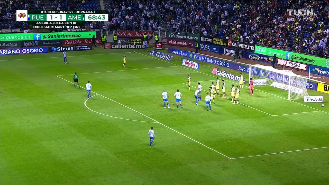 ¡TIRO ATAJADO! disparo por Pablo Parra.