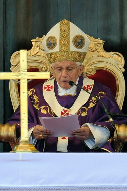 SEPTIEMBRE DE 2010: Benedicto XVI viajó al Reino Unido, donde visitó Edimburgo, Glasgow, Londres y Birmingham.