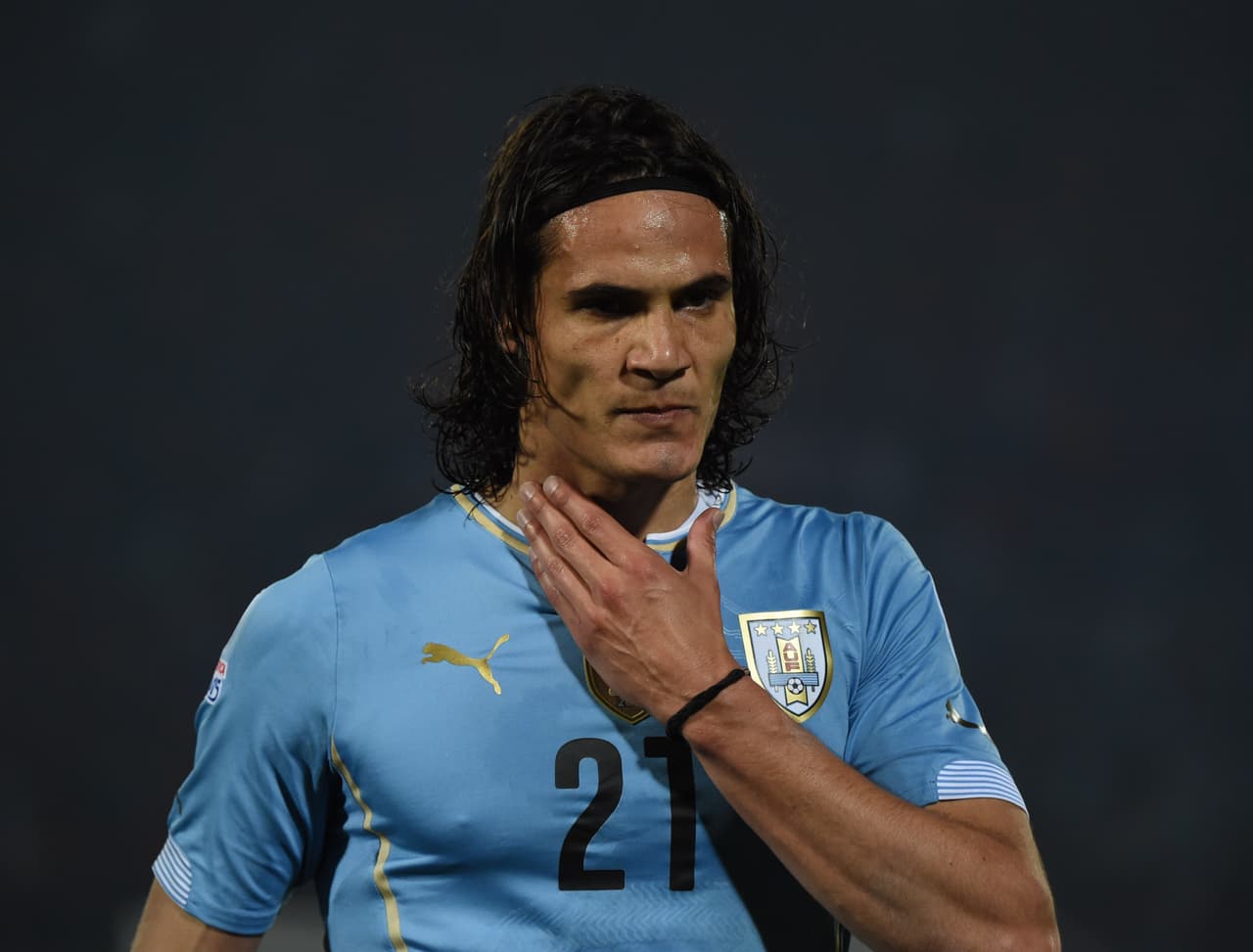 Cavani visita a su padre en una cárcel en el interior de Uruguay
