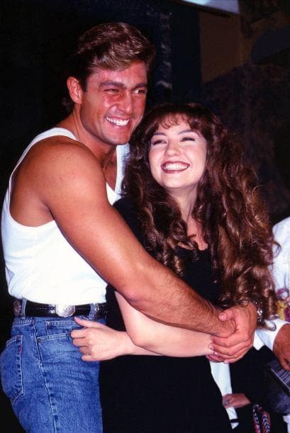 ‘María la del Barrio’ fue una telenovela de 1995 que 
<a href="https://www.univision.com/famosos/despues-de-25-anos-maria-la-del-barrio-vuelve-a-desgrenar-a-soraya-montenegro-video">seguía a María</a>, interpretada por Thalía, una mujer de bajos recursos que llega a vivir a la casa de un rico empresario y ahí se enamora del hijo de la familia, protagonizado por Fernando Colunga.