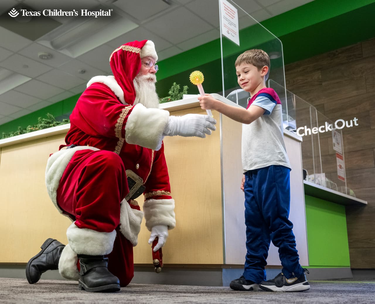 Esta tradición navideña anual permite que 
<b>los niños y sus familias vivan la magia de las fiestas incluso mientras están en el hospital.</b>