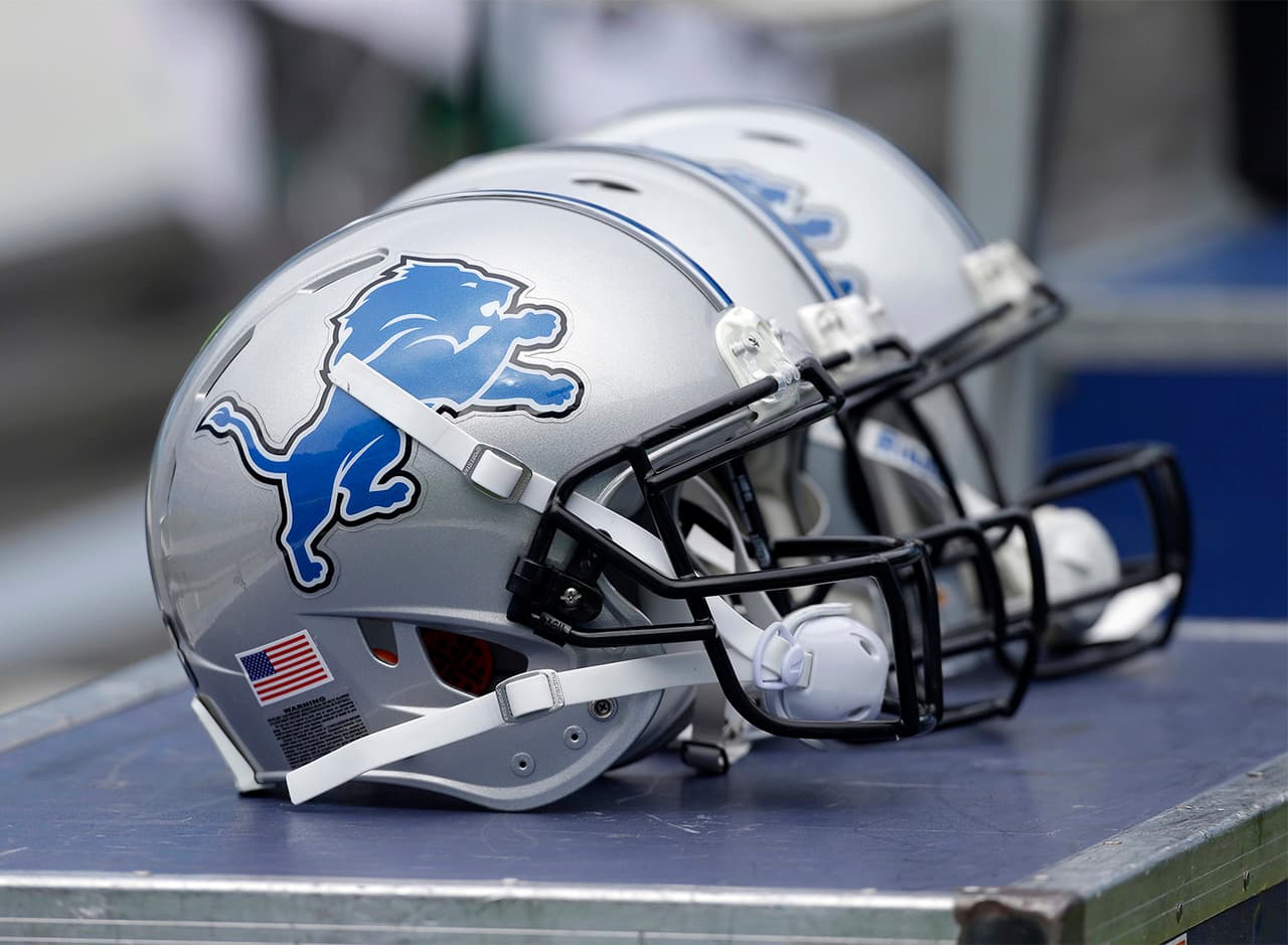 <b>Detroit Lions: NADIE</b>
<br>Ziggy Ansah y Darius Slay no han estado alrededor el tiempo suficiente para calificar, dejándonos con escasas cosechas en la Ciudad del Motor. No me estoy conformando con Tahir Whitehead, un linebacker sólido pero no espectacular. No muy diferente de los Bears, los Leones están batiendo la lista bajo el director general de segundo año, Bob Quinn. Muchos jóvenes jugadores tendrán la oportunidad de contribuir pronto.