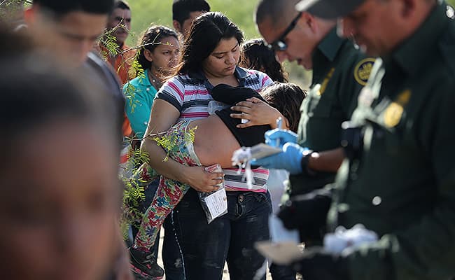 Centro Pew: la mayoría de los estadounidenses dice que el gobierno está manejando mal la crisis en la frontera sur