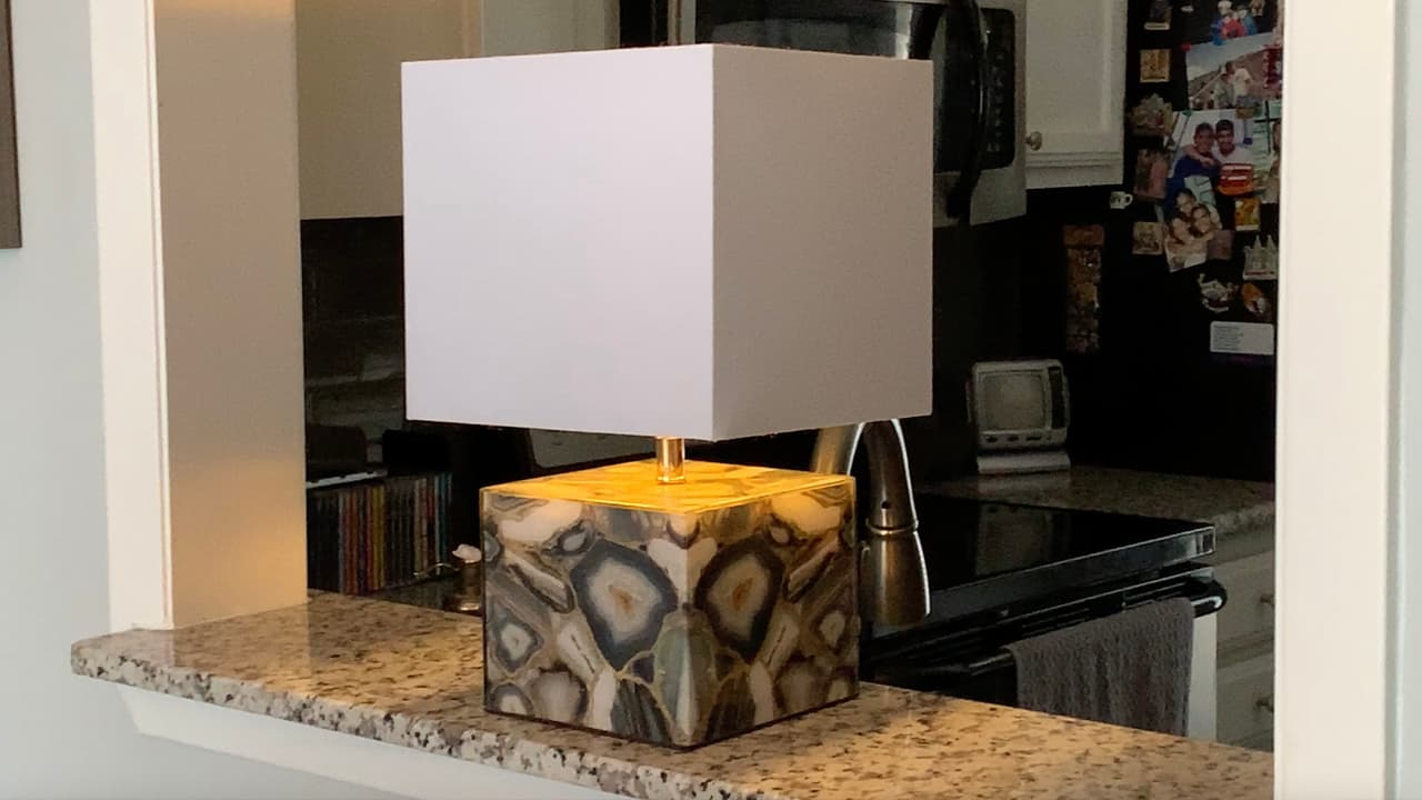 “Este programa de pago de asistencia para servicios públicos de Texas estuvo disponible desde julio, pero tuvo que pararse por la alta demanda que hubo porque se agotaron los fondos, pero tenemos la buena noticia de que se ha reiniciado el programa para los pagos de facturas de energía”, dijo Juan Tornoe, portavoz de TDHCA.