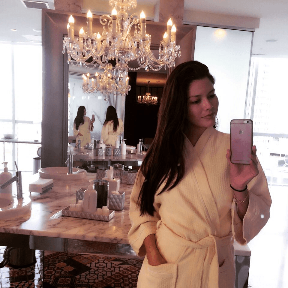 "Un tiempito para mi Justo y necesario #Spa #Massage #Facial como nueva!", Compartió Ana Patricia. (3 julio, 2015)