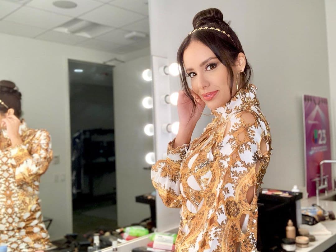 Asimismo, la exreina de Nuestra Belleza Latina posó con la misma tendencia 'effortless chic'.