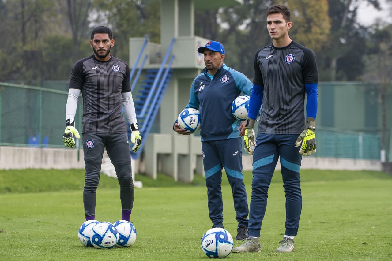 José de Jesús Corona nunca dejará de ser un ícono dentro de la Máquina Celeste, ya que siempre se ha mostrado como líder y, ahora como veterano, tendrá que disputar la titularidad de la portería azul.