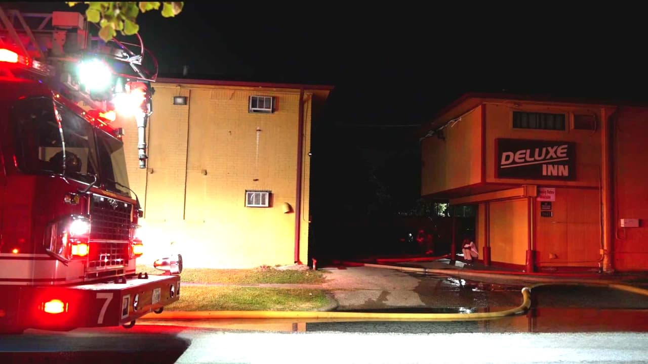 Incendio en hotel del área de Houston deja dos heridos, uno en estado crítico