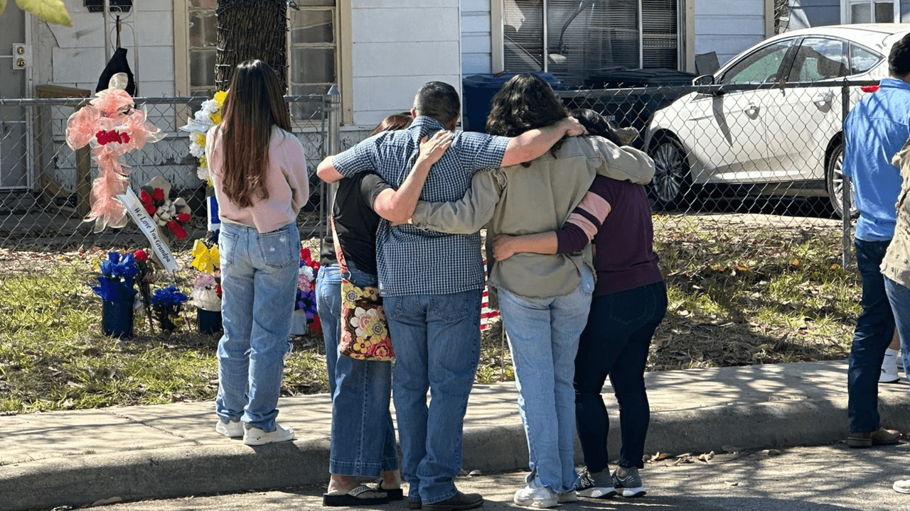 La familia de Ramón Nájeras dijo estar indignada de que hubiera reportes anteriores por estos perros y que la Ciudad nunca hizo nada al respecto.