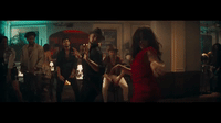 Camila Cabello, de madre cubana y padres mexicano y nacida en la mismísima Habana, muestra su gracia latina y sus dotes de bailarina en este video.