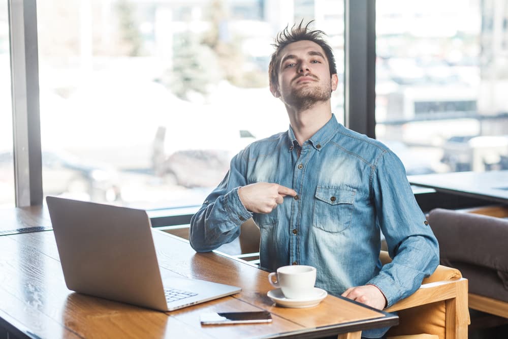 <b>CAPRICORNIO</b>
<br>Se creen los más responsables del Zodiaco y eso sí, suelen ser muy trabajadores, perfeccionistas y centrados, pero eso a veces los convierte en seres muy obstinados que no aceptan con facilidad la ayuda u opinión de los demás, sobre todo si creen que no está a la altura de sus estándares.