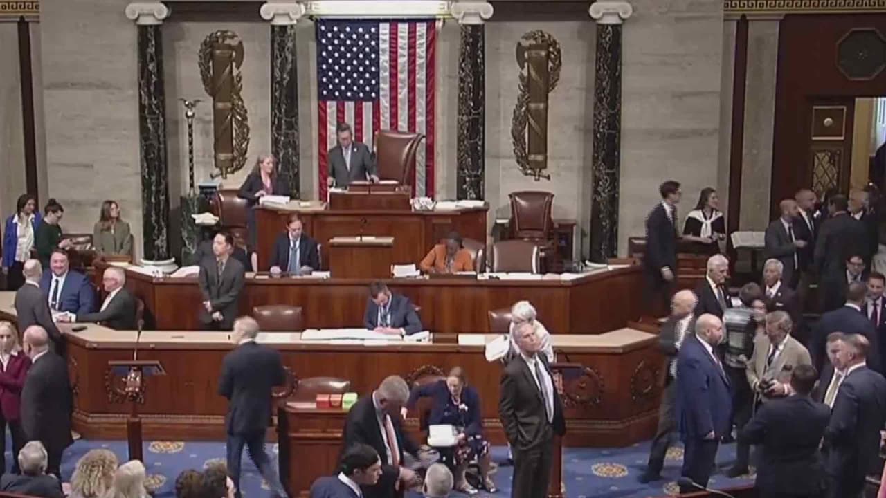 Cámara de Representantes aprueba 70 mil millones para control migratorio sin votos demócratas