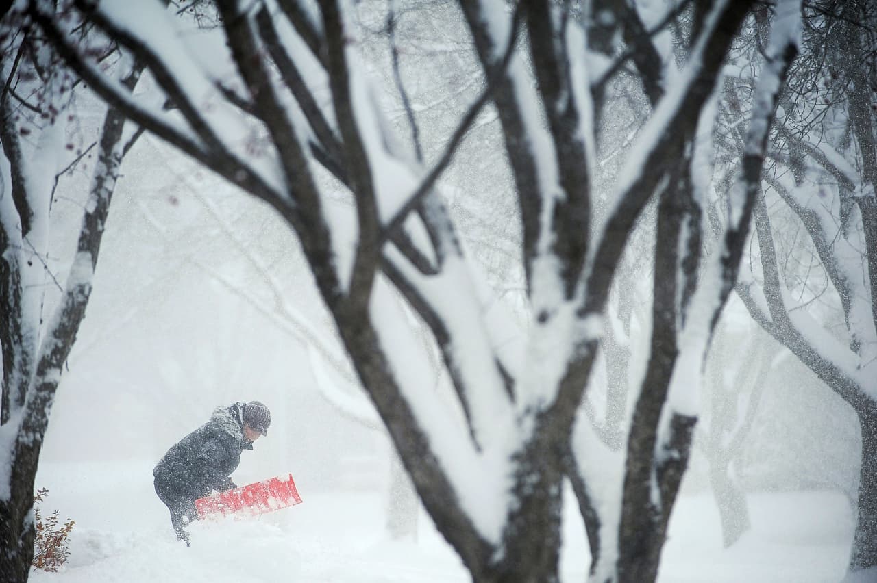 Un hombre desbloquea la salida de su casa en Dakota del Sur