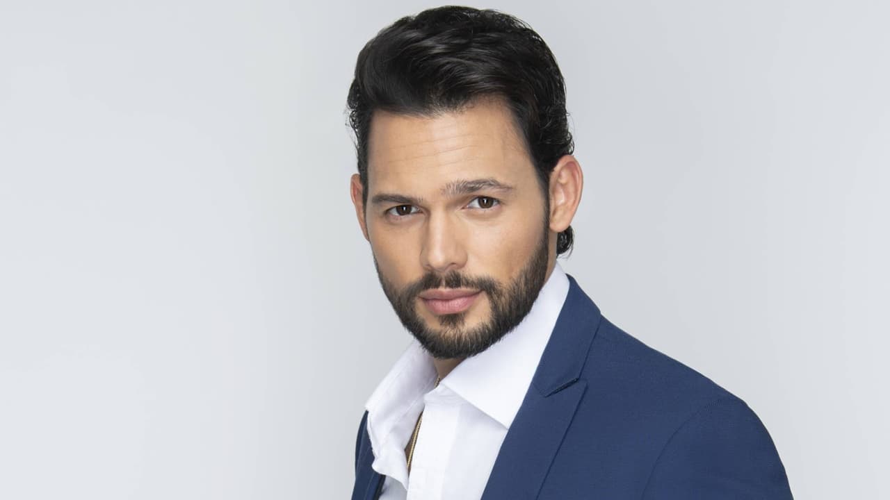 Emmanuel Palomares es José Emilio Aranda en Vivir de Amor, un joven en medio de dos amores en la nueva novela de Univision