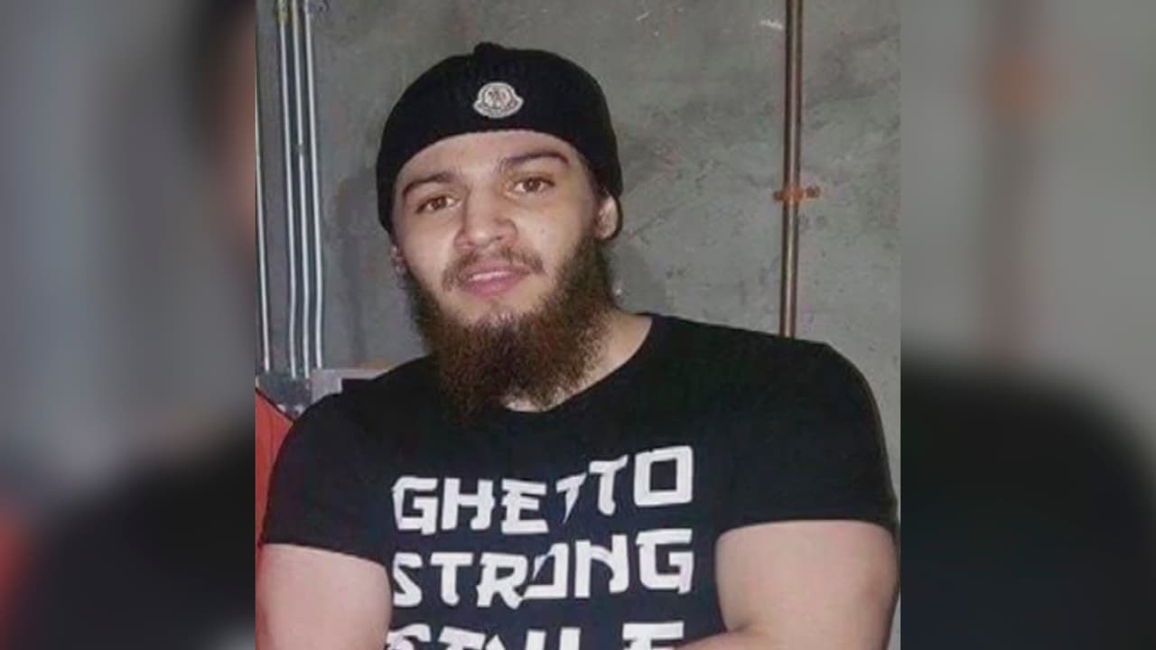 Ciclista hispano de 25 años muere atropellado en Harlem por conductor que se dio a la fuga 