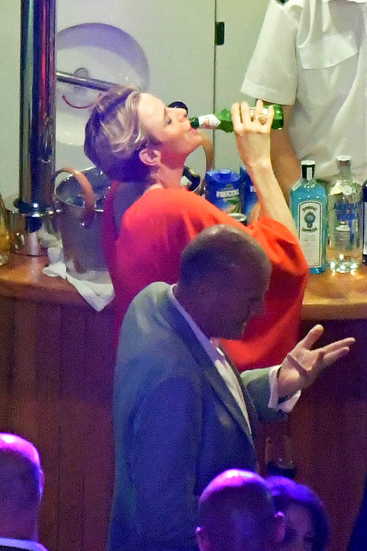 Charlene de Monaco disfrutó de varios drinks.