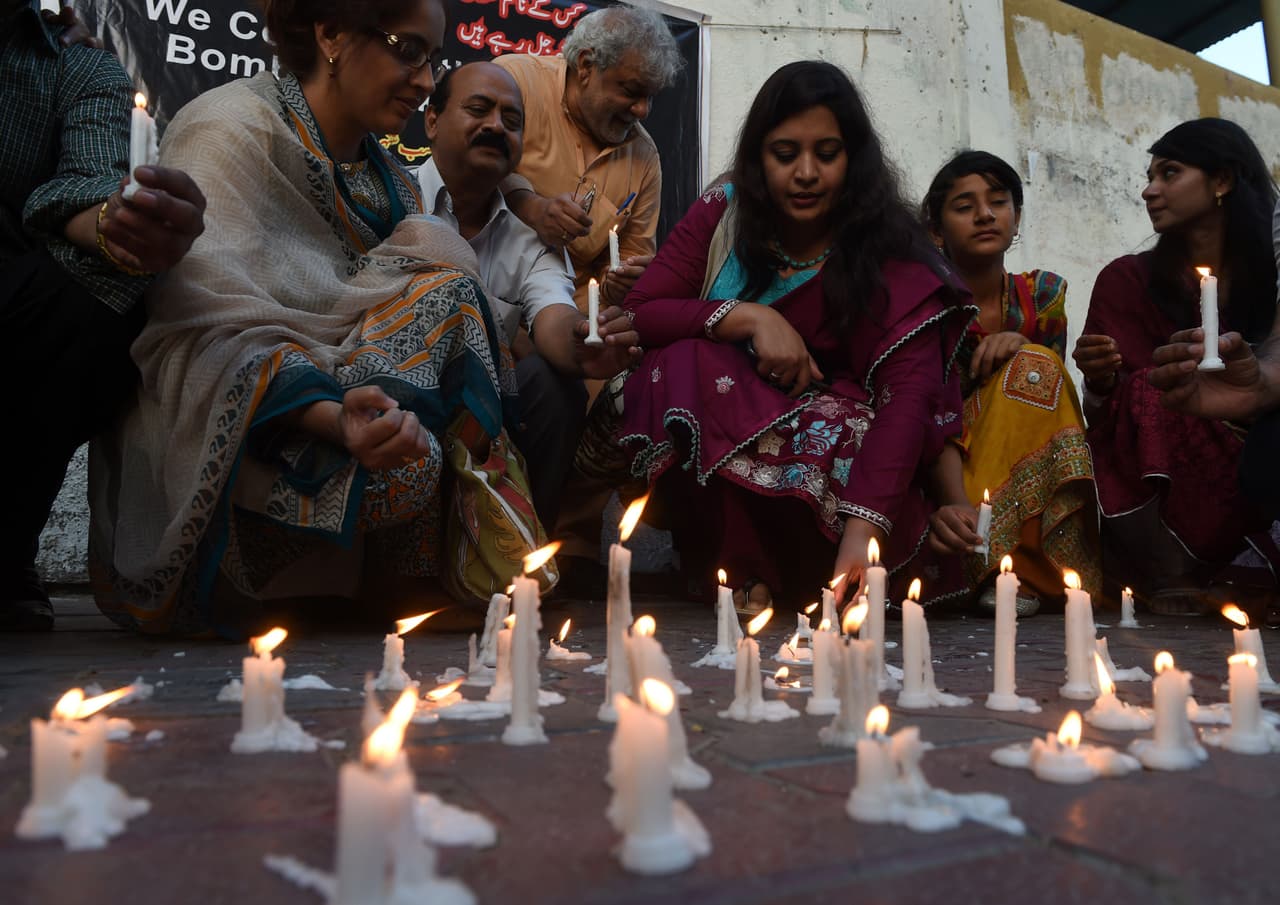 Más de 50 detenidos por atentado en Pakistán