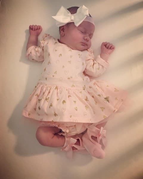 Alana tenía mucha prisa por salir de la pancita de su mami y complementar la bella familia de Satcha.