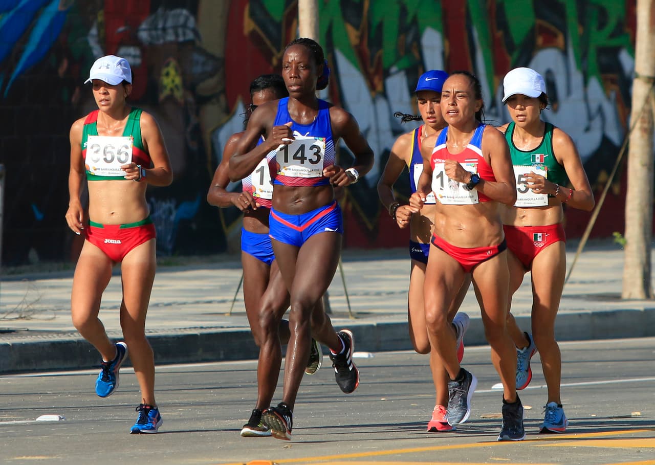 La mexicana se impuso en un complicada carrera disputada en un circuito que pasó por la Vía 40 y la Avenida del Río en Barranquilla.