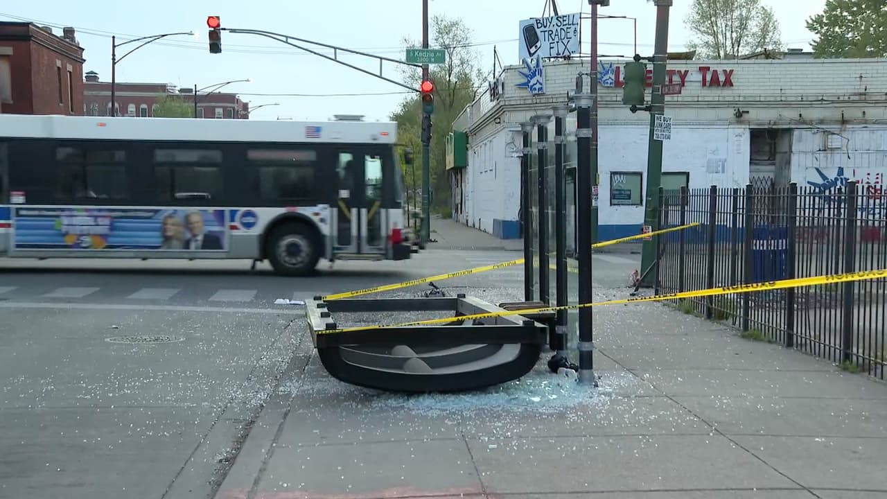 Siete personas heridas tras choque contra parada de autobús de CTA al oeste de Chicago