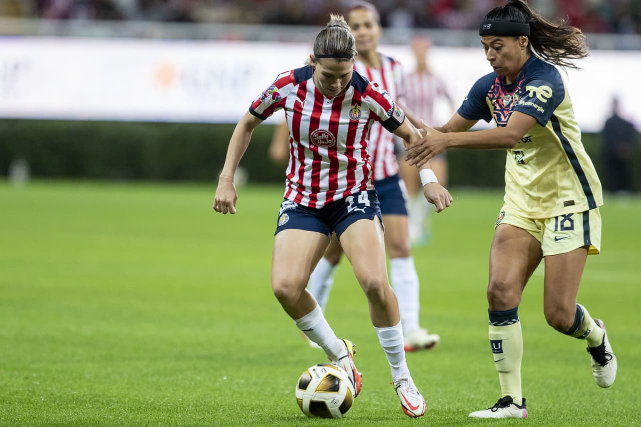 during the game Guadalajara vs America, corresponding to Quarterfinal second leg round match of Torneo Apertura Grita Mexico A21 of the Liga BBVA MX Femenil, at Akron Stadium, on December 06, 2021. 
<br>
<br> durante el partido Guadalajara vs America, correspondiente al partido de vuelta de Cuartos de Final del Torneo Apertura Grita Mexico A21 de la Liga BBVA MX Femenil, en el Estadio Akron, el 06 de diciembre de 2021.