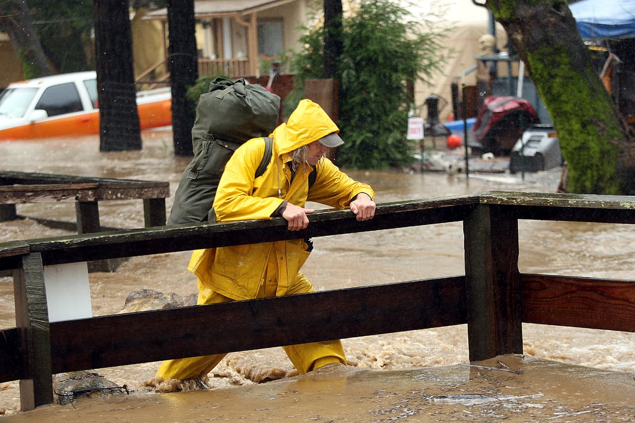 No todas las calles en Felton permitían a los peatones caminar confortablemente.