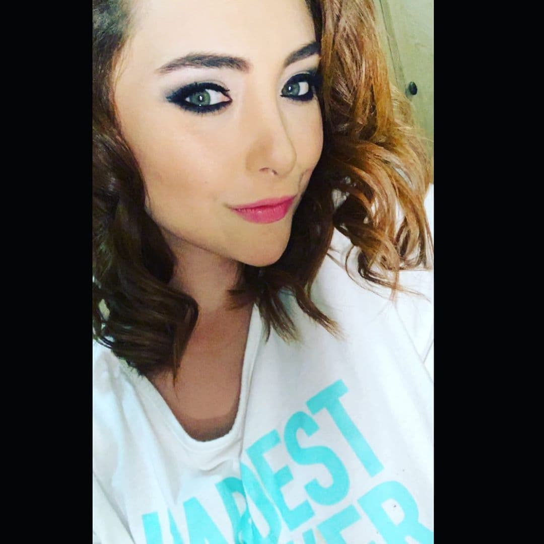 “La venganza de él, yo te soy muy honesta, no sé si decir la palabra ‘miedo’, pero yo te lo dejo a que tú lo pienses. Un hombre que no trabaja, o sea porque no es actor, no sale en nada, no produce… ¿por qué puede pagar 5 abogados y por qué puede vivir por el World Trade Center (de la Ciudad de México)?. Yo lo dejo a la consideración del público”, comentó la actriz de ‘Como dice el dicho’ en declaraciones que difundió este lunes
<a href="https://twitter.com/VentaneandoUno/status/1211793578495594496" target="_blank">‘Ventaneando’</a>.