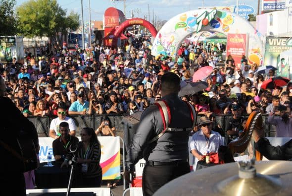 Cientos de personas disfrutaron de la tremenda celebración del Latin Grammy Street Party en Phoenix, donde estuvieron presentes varias agrupaciones nominadas a los premios GRAMMY® Latino incluyendo: Conjunto Primavera, Voz de Mando y Los Canarios de Michoacán. Esta fenomenal fiesta es un preámbulo a la gran noche de la música con la edición 15 de los premios anuales del GRAMMY Latino. Además de disfrutar de lo mejor de la música, los fans pudieron ganar premios y conocer a personalidades de Televisión y Radio de Univisión Arizona.