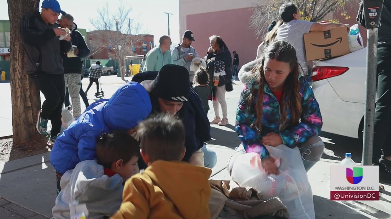 Una comunidad de voluntarios se encarga de brindar apoyo a inmigrantes que llegan a Washington DC