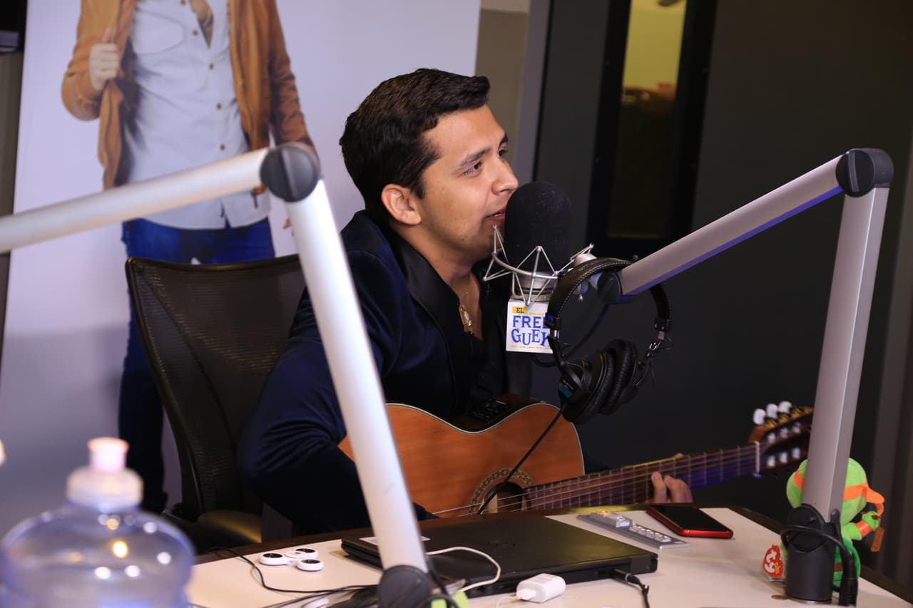 Siempre es un placer escuchar a este jovencito cantar en vivo.