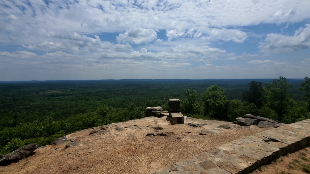 Por encima de King's Gap se encuentra Dowdell's Knob, donde el presidente estadounidense Franklin D. Roosevelt -cuyo nombre lleva el parque- a veces hacía un picnic y reflexionaba sobre los asuntos mundiales.