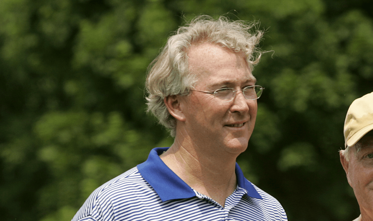 <h2 class="cms-H2-H2">7. Aubrey McClendon</h2>
<br>
<br>El estadounidense Aubrey McClendon había acumulado una fortuna de más de $1,200 millones de dólares como cofundador de la compañía Chesapeake Energy. Pero en 2016 fue acusado de conspiración y fraude, y el gobierno le acusó de manipular sus datos para ganar contratos de exploración energética. Al día siguiente que se presentaron los cargos en su contra, McClendon murió en un accidente de tráfico. Debido a sus deudas, los analistas calculan que McClendon había perdido la totalidad de su fortuna al momento de su muerte. 
<br>