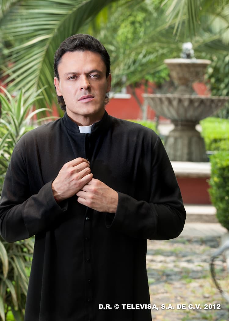 Aclaró que el fracaso del proyecto no tuvo que ver con la relación que tuvo con Pedro Fernández: "Pedro Fernández es un tipazo, todos, sí, eso no tiene nada que ver, más bien era como la historia, como que a todos nos pasó eso yo creo".
<br>