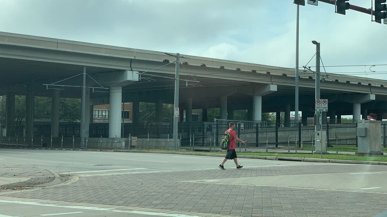 Las autoridades esperan que estas medidas de distanciamiento social logren contener el coronavirus.