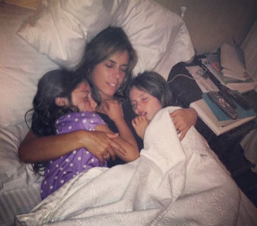 <b><a href="https://www.univision.com/famosos/maki-soler-se-muda-nuevamente-a-mexico-y-no-es-por-cuestiones-de-amor-fotos" target="_blank">Maki Soler</a> </b>no solo celebró a su padre, sino también al de sus dos hijas, 
<b><a href="https://www.univision.com/entretenimiento/celebridades/conoce-a-las-tres-hijas-de-juan-soler-las-que-tuvo-con-maki-y-la-que-no-fotos" target="_blank">Mia y Azul</a></b>, Juan Soler. 
<br>