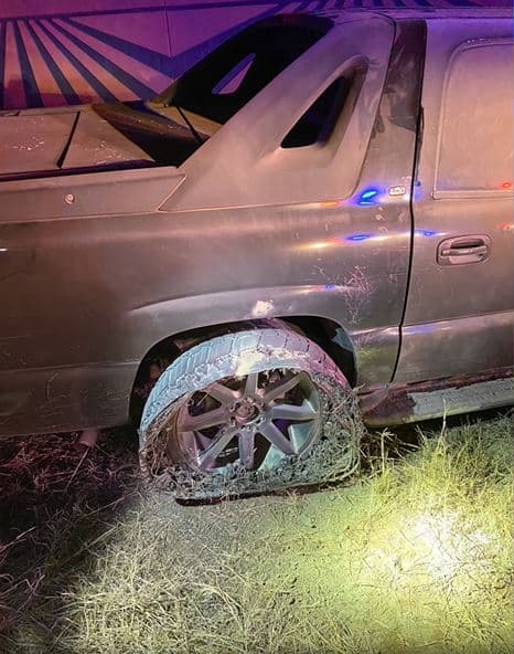 El conductor fue arrestado por no ceder el paso a la policía. Los otros ocupantes del vehículo fueron entregados a la
<b> Patrulla Fronteriza</b>. Además, el 
<b>incendio forestal </b>ya se ha extinguido.