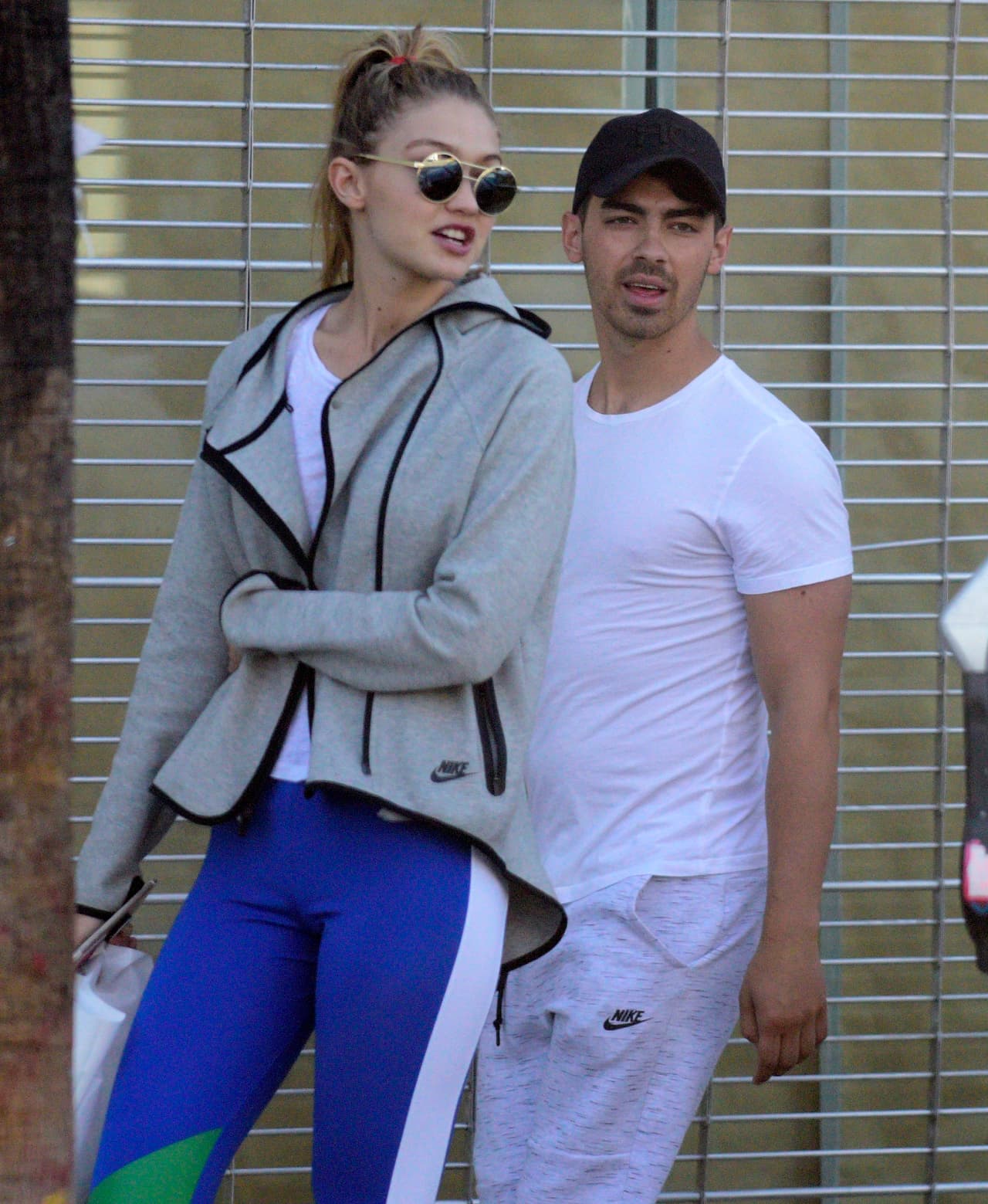 Según información de E! News, de momento Hadid no está interesada en comenzar una relación con el músico.