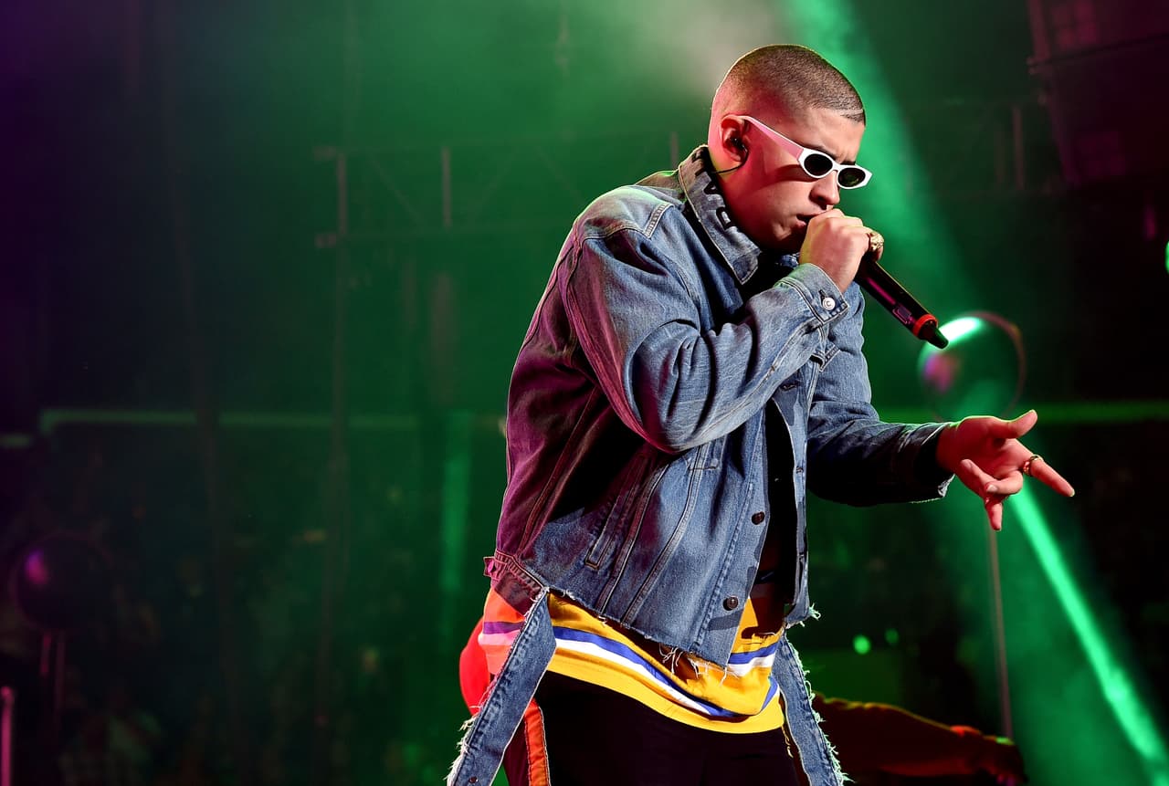 En 2020, Bad Bunny lanzó dos álbumes de estudio más, "YHLQMDLG" y "Bad Bunny El Último Tour Del Mundo".