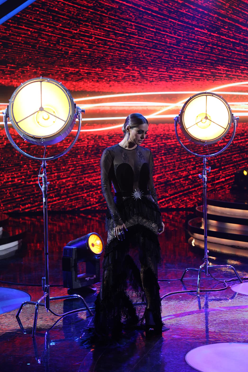 El vestido es 100% poliéster y pertenece a la colección de otoño de la marca turca, que se ha convertido en una favorita de famosas como Taylor Swift y Katty Perry.