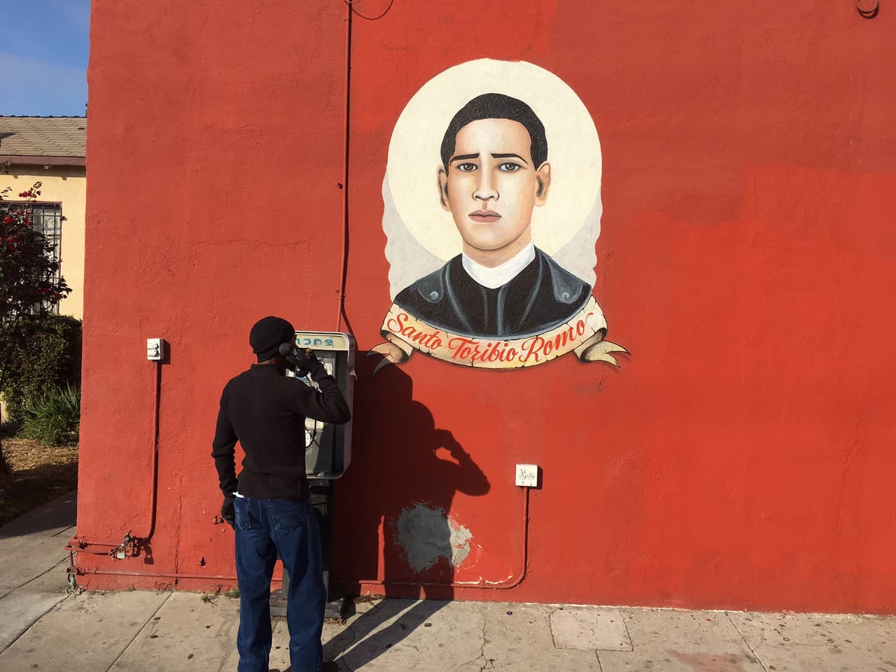 Los integrantes de bandas, a quienes les atribuyen la mayoría de los robos a negocios, suelen tatuarse imágenes religiosas buscando protección divina.