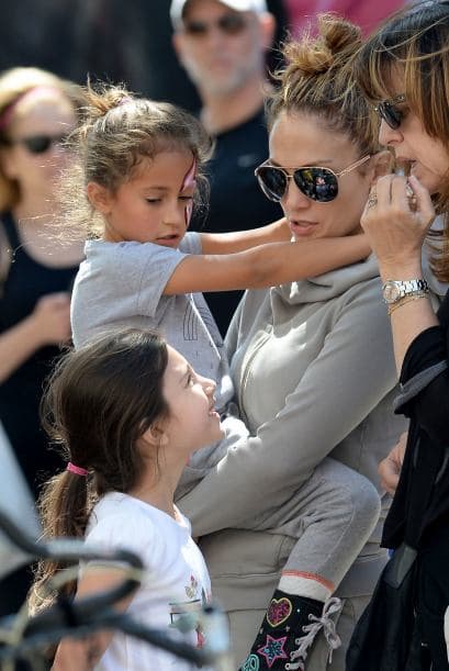 Emme no quería que su mami la bajara.