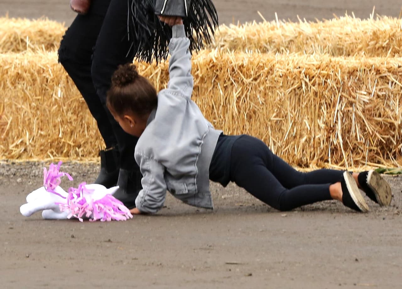 Se salvó de rasparse la carita.