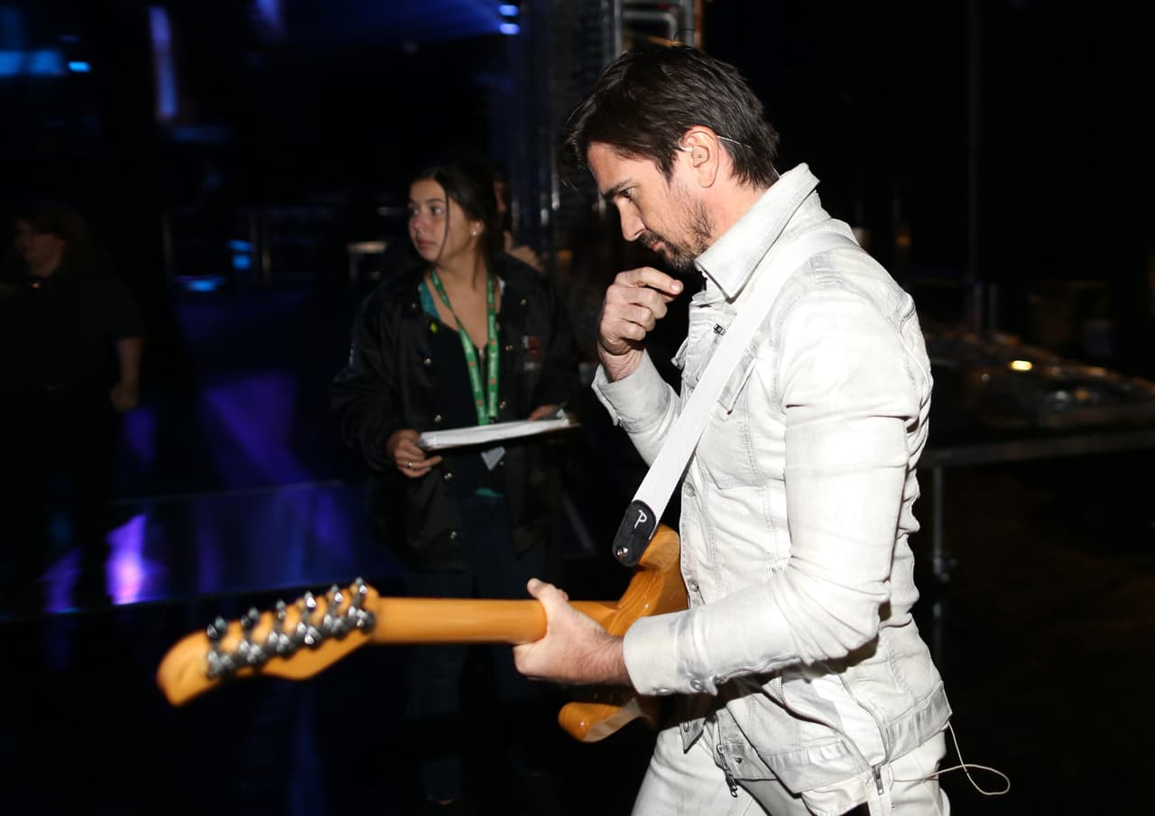 "¿Cómo iba la canción que iba yo a cantar?"