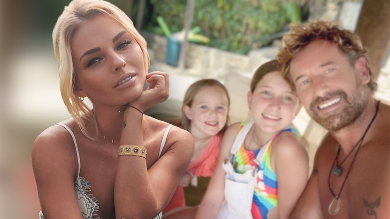 La pareja no reveló detalles de la propuesta de compromiso, pero posiblemente Gabriel le entregó el anillo en Huatulco, en una romántica cena en una terraza que adornó con pétalos de rosa, velas y la palabra 'Love' iluminada, ya que la fecha coincide con un viaje que el actor hizo con la producción de Te Acuerdas De Mí para grabar escenas del melodrama.