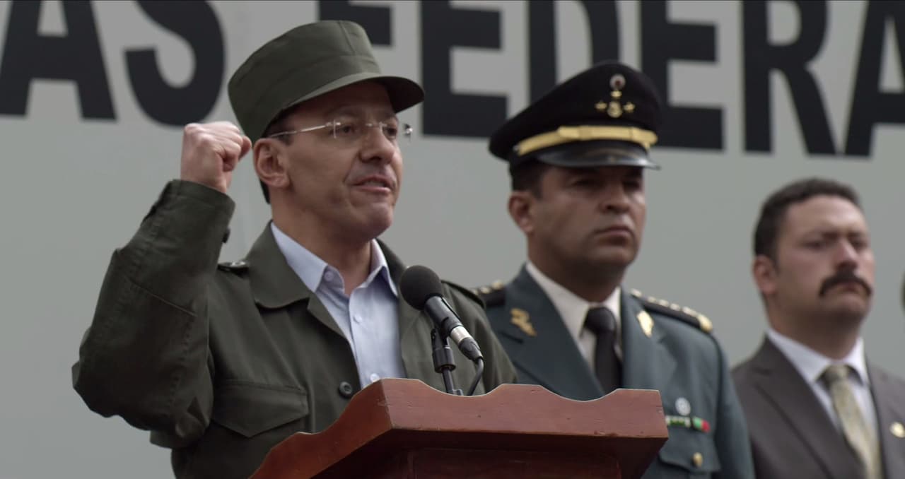 El nuevo presidente de México le declaró la guerra al narco sin imaginar que favorecer a la organización de ‘El Chapo’ acarrearía una interminable ola de violencia que bañaría de sangre el país y pondría a tambalear su gobierno.