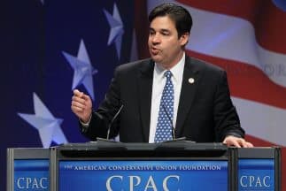 El congresista republicano de Idaho, Raúl Labrador.