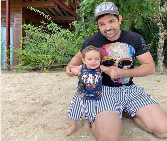 Durante sus recientes vacaciones en la playa, 
<b>Ferdinando Valencia y su mellizo Tadeo</b> presumieron su mismo estilo.