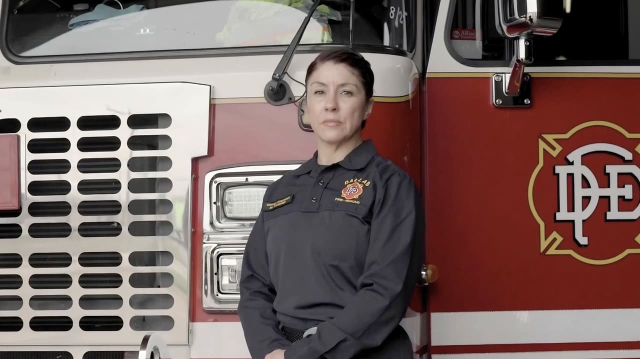 Bomberas latinas llevan confianza y español a emergencias en Dallas