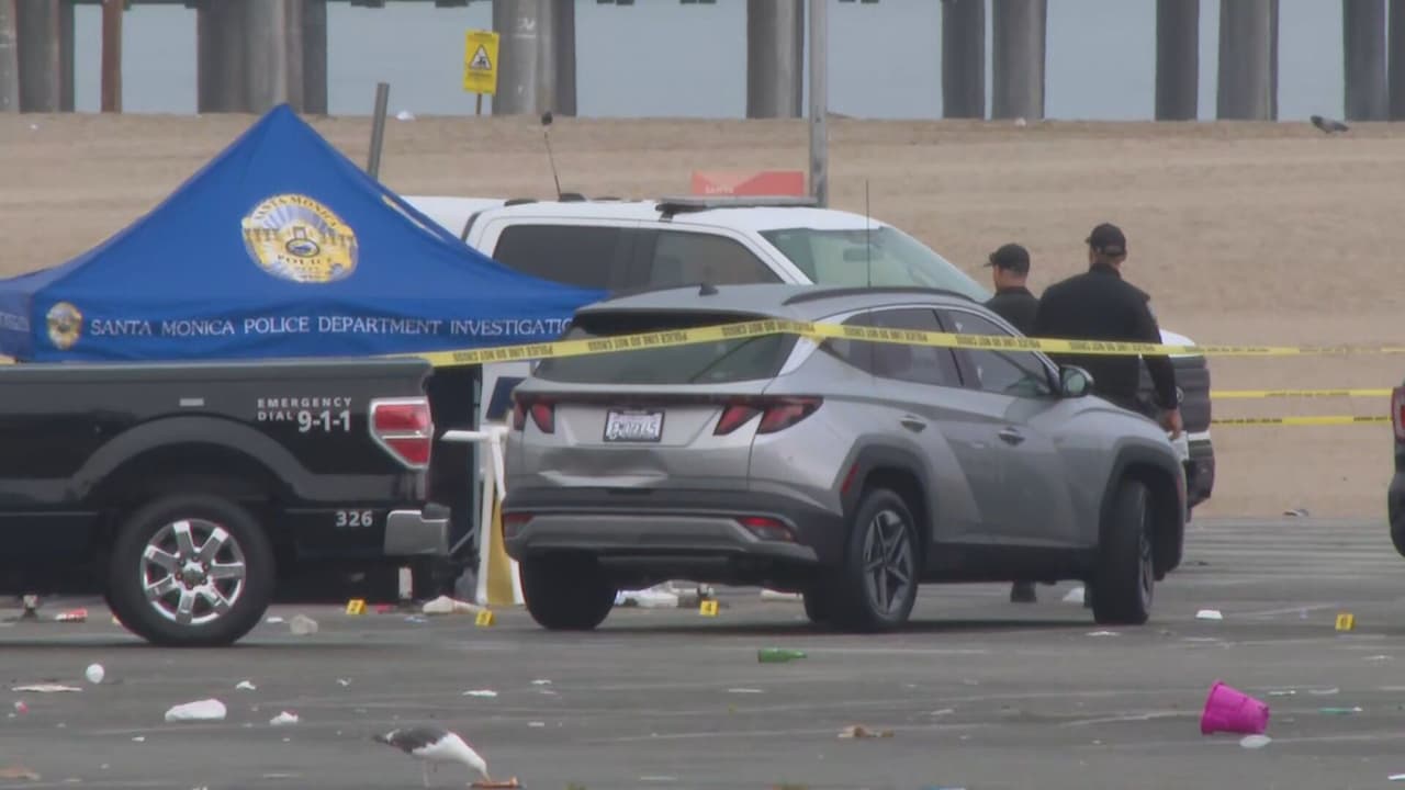Hombre muere baleado en estacionamiento cerca del Muelle de Santa Mónica