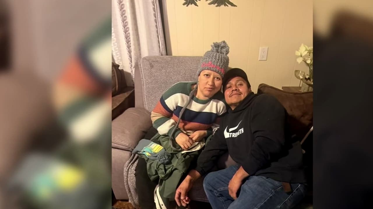 Tres hermanas enfrentan la enfermedad de su madre y la detención de su padre